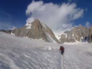 Auf dem Weg zur Tour Ronde. In der Nordwand sieht man kaum noch Schnee.