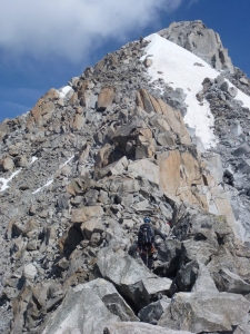 Thomas kurz vor dem Schneefeld Richtung Gipfel