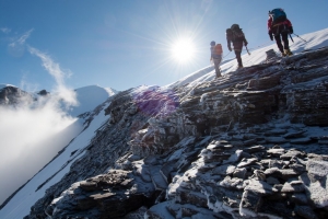 Zackengrat, im Hintergrund der Vorgipfel des Balmhorns