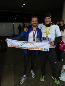 Das Team Abenteuersuechtig.de nach dem Lauf