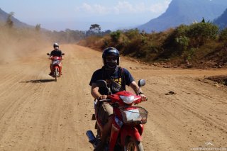 Flo auf seinem Weg durch den Dirt-Track