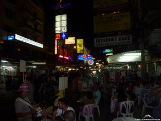 Die Khaosan-Road bei Nacht