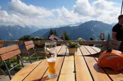 Feierabendbier auf der Tannheimer Hütte