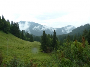 Ein schöner, aber verregneter Blick Richtung Tal