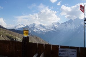 Feierabendbier auf der Weissmieshütte