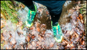 Mit wasserdichten Schuhen bleiben die Füße auch im Winter trocken