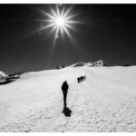 In Bildmitte, der immer noch 1000 Höhenmeter höher gelegene Mera Peak