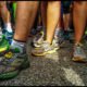 Hunderte, top motivierte Läufer warten auf den Startschuss