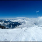 Ausblick vom Mont Blanc auf die umliegenden Gipfel. Der Dent du Géant in der Mitte sieht von hier ganz klein aus.